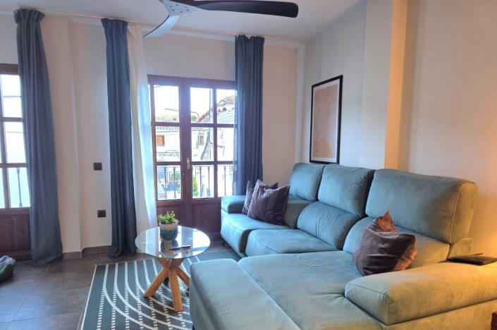 Image No.6-2 Bed House for sale