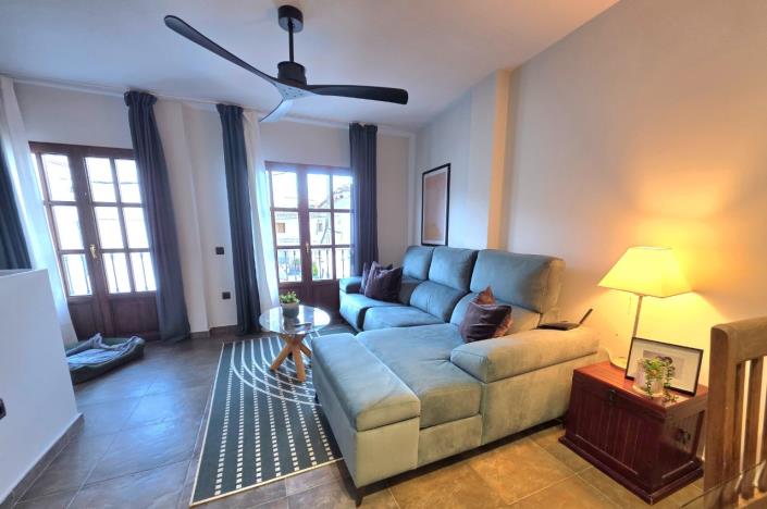 Image No.8-2 Bed House for sale