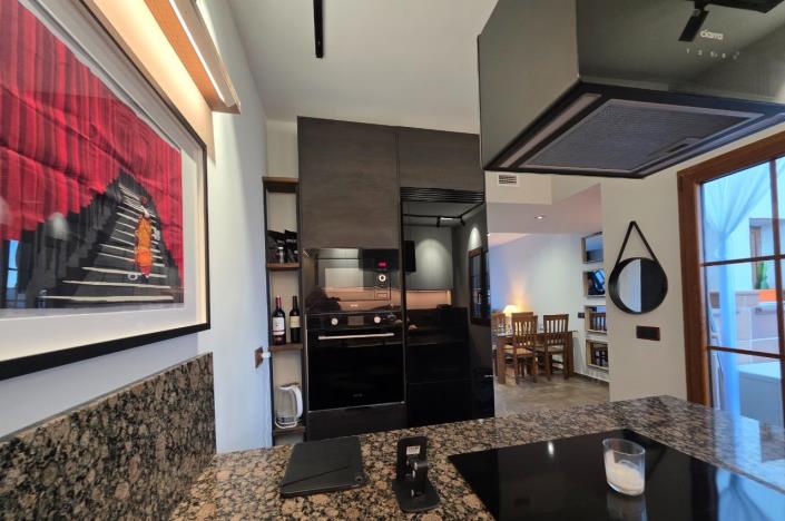 Image No.12-2 Bed House for sale