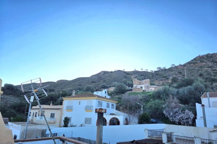 Image No.23-2 Bed House for sale