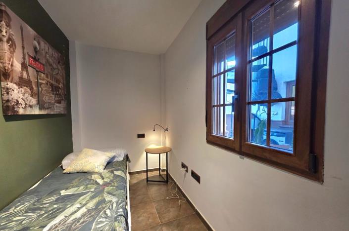 Image No.21-2 Bed House for sale