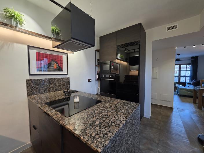 Image No.11-2 Bed Townhouse for sale