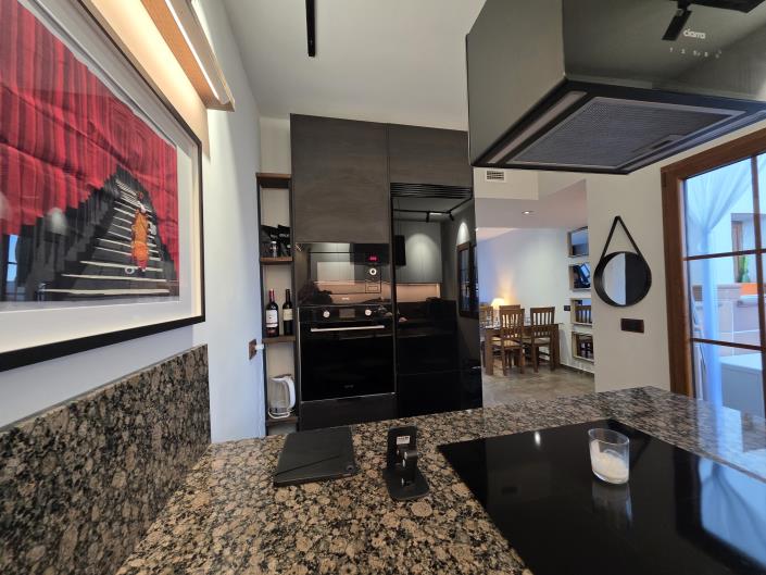 Image No.12-2 Bed Townhouse for sale