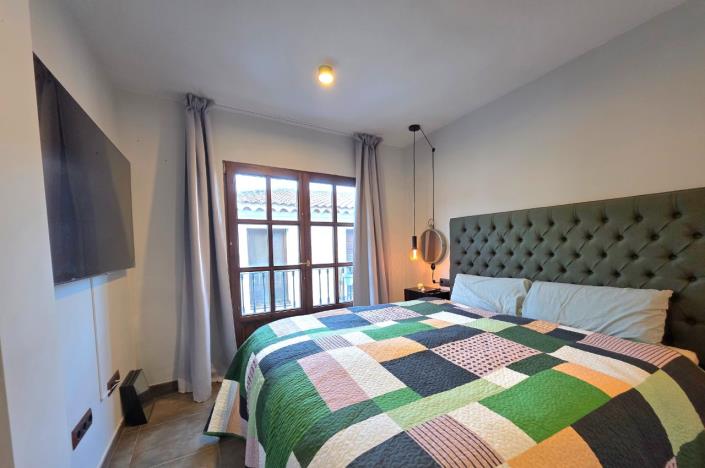 Image No.16-2 Bed Townhouse for sale