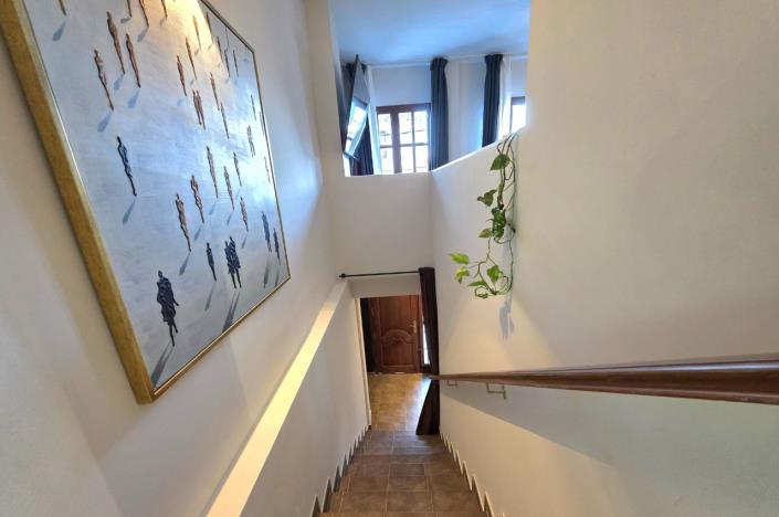 Image No.25-2 Bed Townhouse for sale