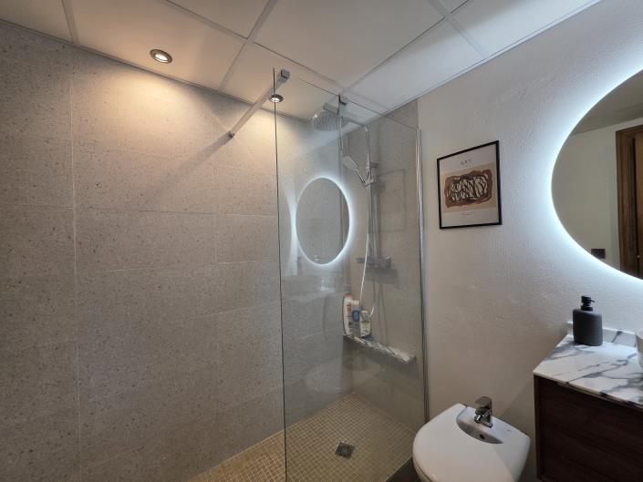 Image No.13-2 Bed Townhouse for sale