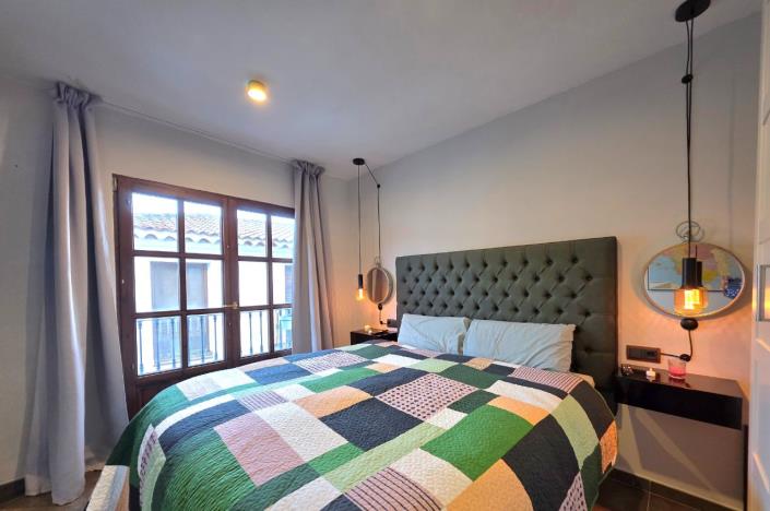 Image No.28-2 Bed Townhouse for sale