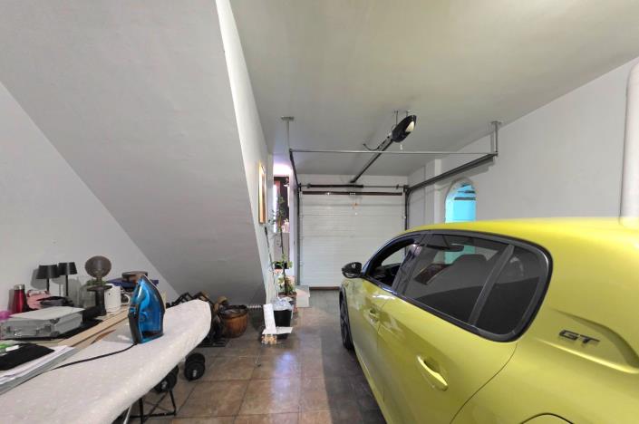 Image No.37-2 Bed Townhouse for sale