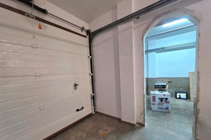 Image No.38-2 Bed Townhouse for sale