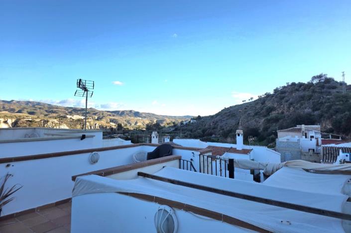 Image No.52-2 Bed Townhouse for sale