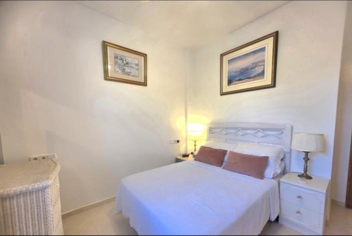 Image No.37-3 Bed Villa / Detached for sale