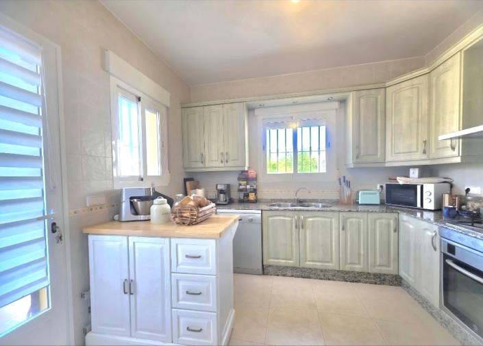 Image No.26-3 Bed Villa / Detached for sale