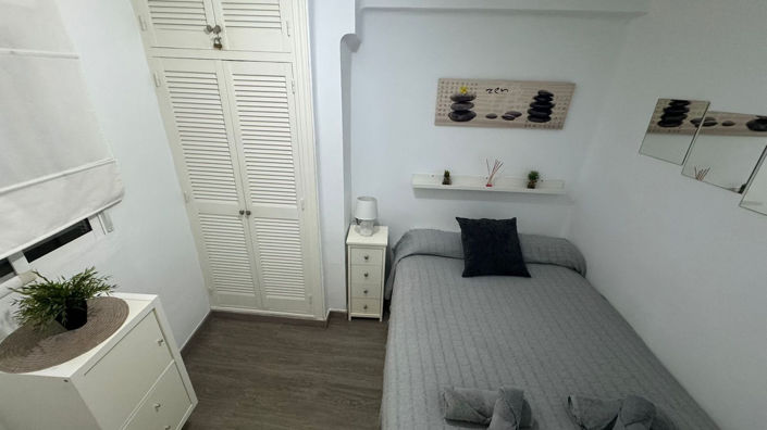 Image No.12-1 Bed Property for sale