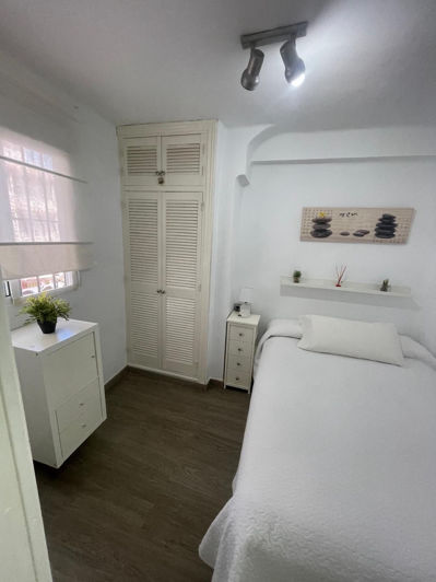 Image No.16-1 Bed Property for sale