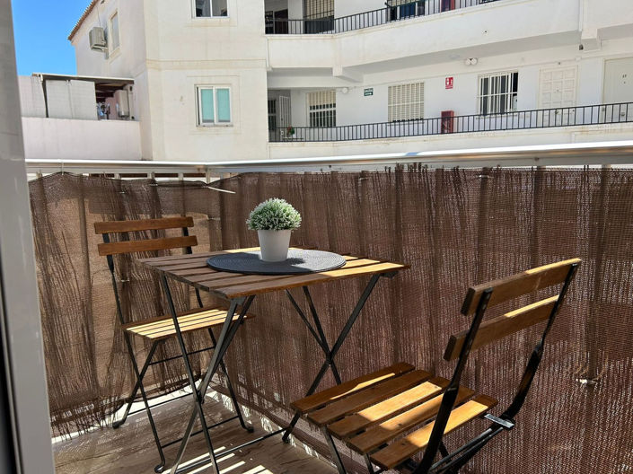 Image No.18-1 Bed Property for sale