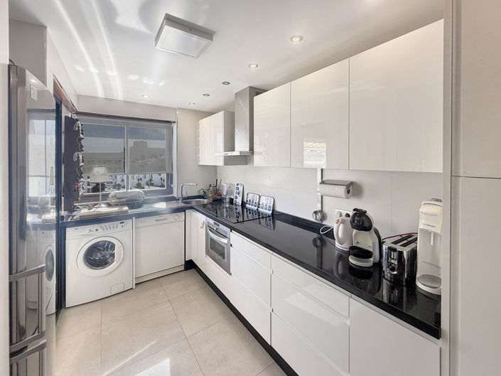 Image No.7-2 Bed Property for sale