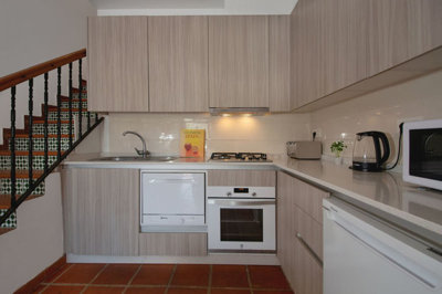 10-bb915d1cb19341576dcdc994b81ab9c5