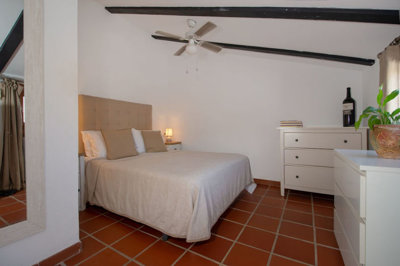 12-53013098fcab6c38b1379cd33298e050