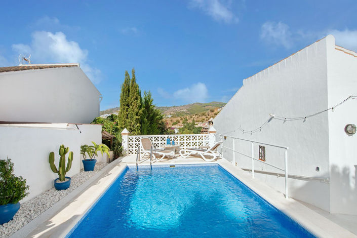 Image No.15-3 Bed Property for sale