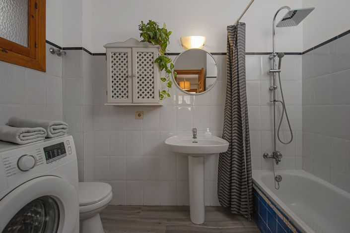 Image No.19-3 Bed Property for sale