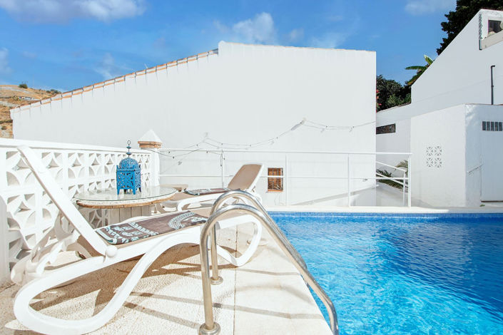 Image No.24-3 Bed Property for sale