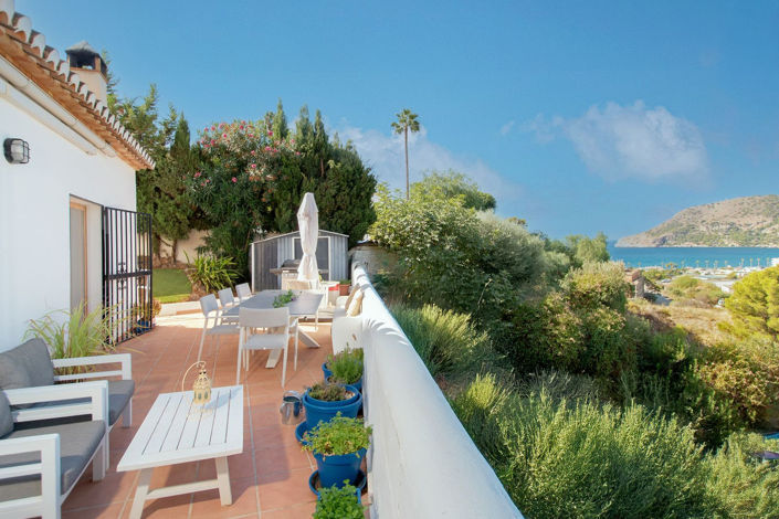 Image No.26-3 Bed Property for sale