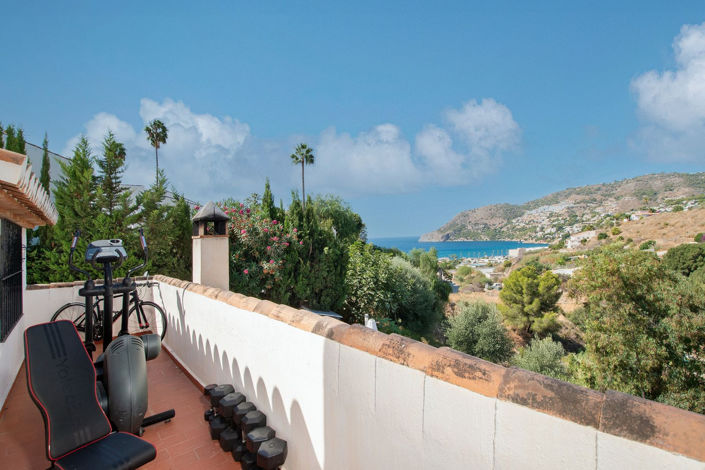 Image No.5-3 Bed Property for sale