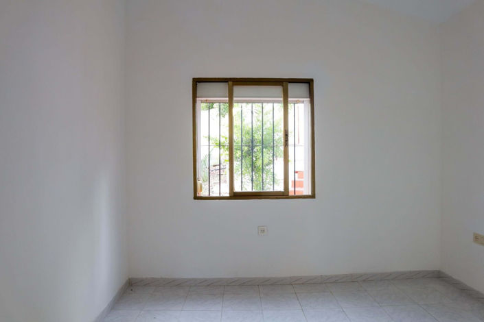 Image No.26-4 Bed Property for sale