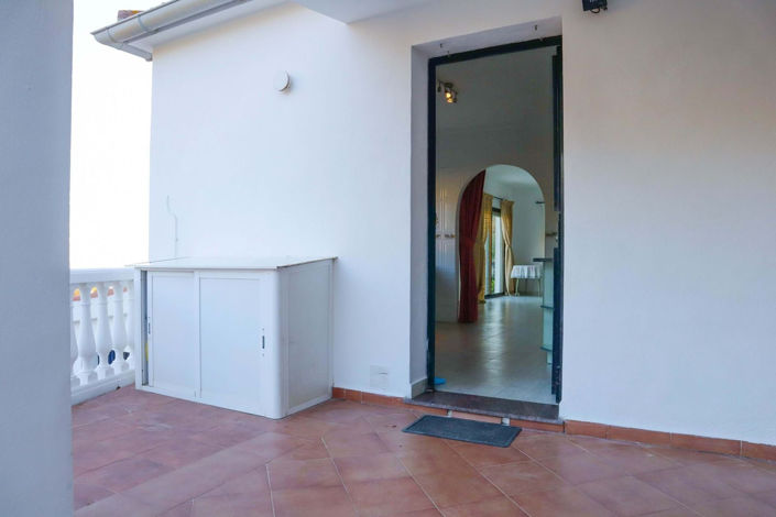 Image No.41-4 Bed Property for sale