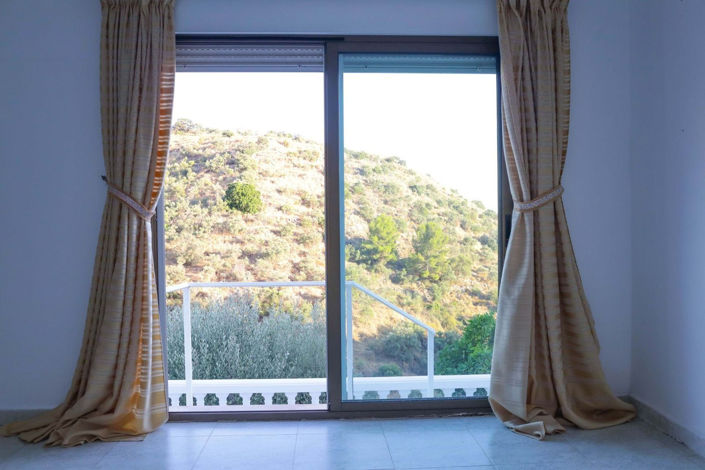 Image No.51-4 Bed Property for sale