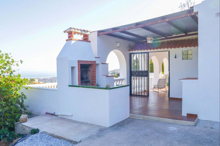 Image No.56-4 Bed Property for sale