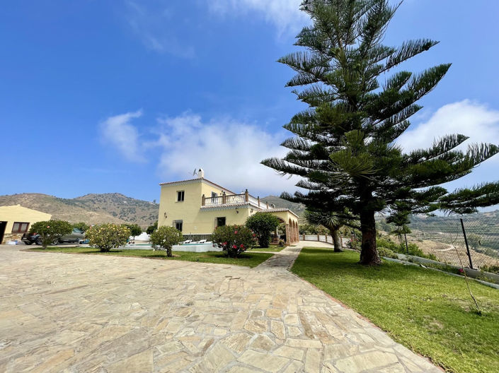 Image No.10-4 Bed Property for sale