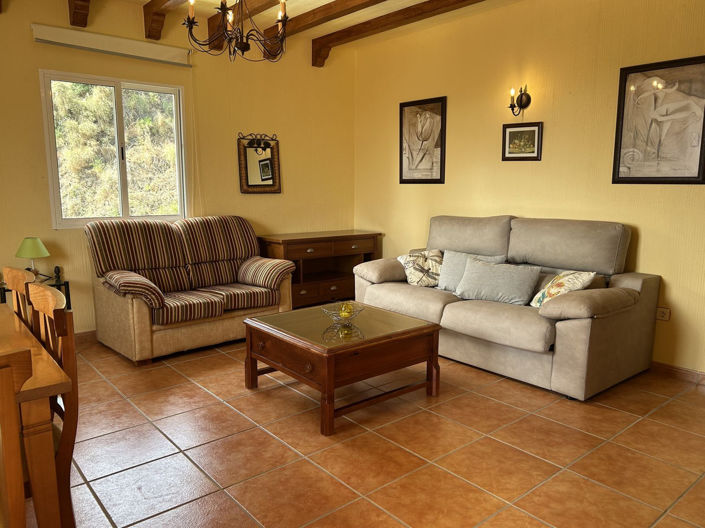 Image No.17-4 Bed Property for sale