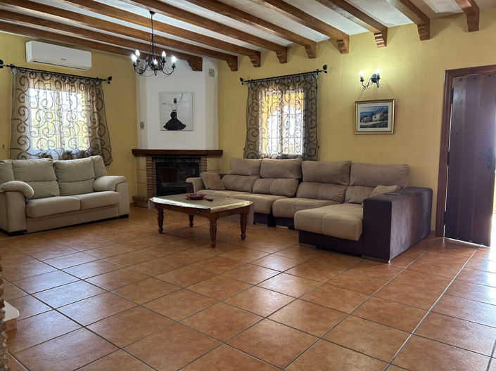 Image No.19-4 Bed Property for sale