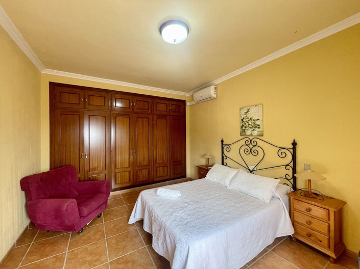 Image No.20-4 Bed Property for sale