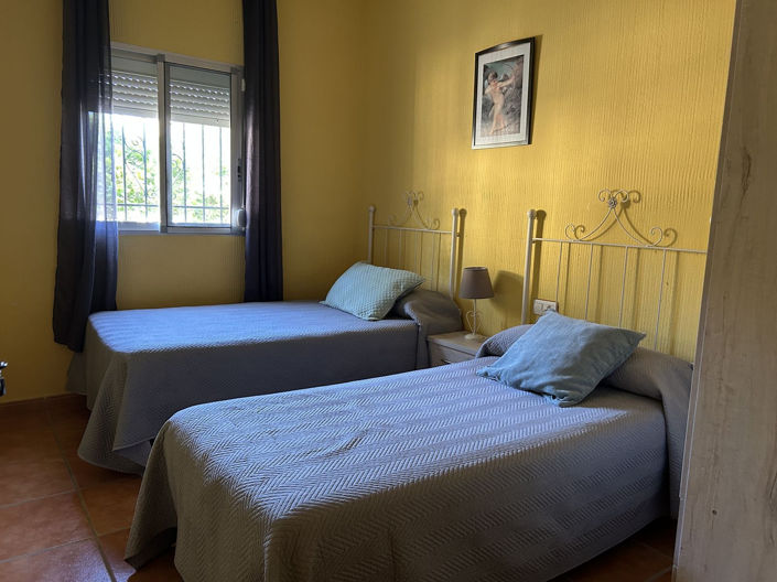 Image No.21-4 Bed Property for sale