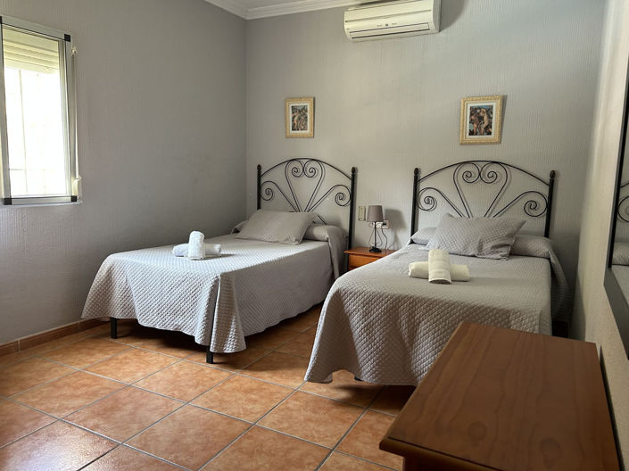 Image No.22-4 Bed Property for sale