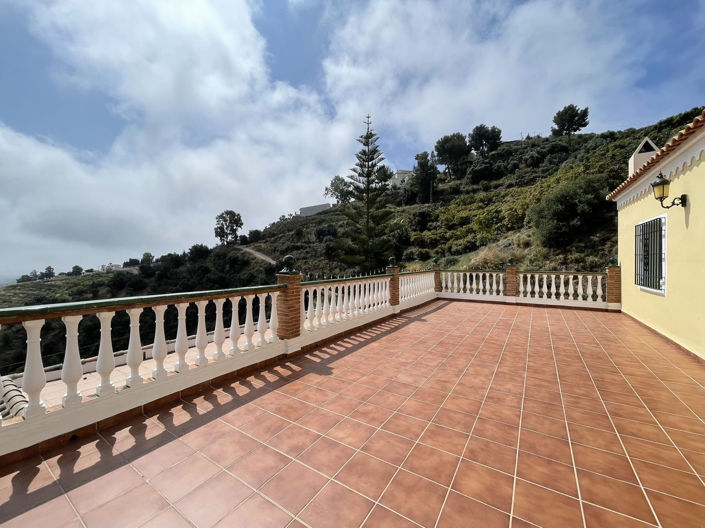 Image No.25-4 Bed Property for sale