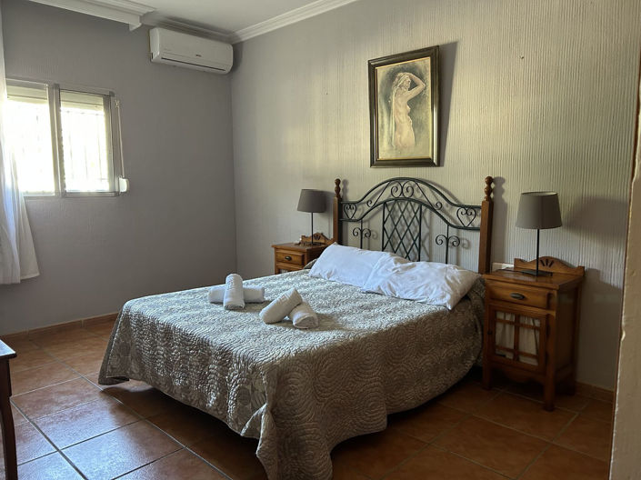 Image No.28-4 Bed Property for sale