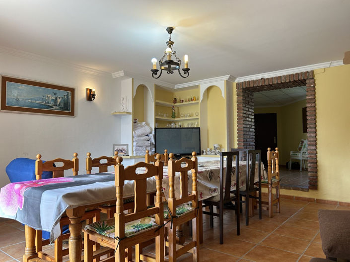 Image No.31-4 Bed Property for sale