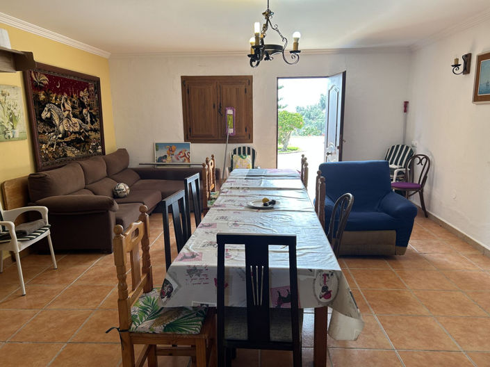 Image No.32-4 Bed Property for sale