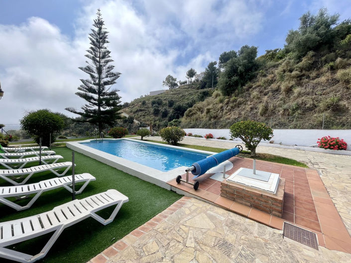 Image No.34-4 Bed Property for sale