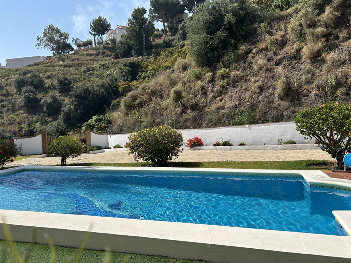 Image No.35-4 Bed Property for sale