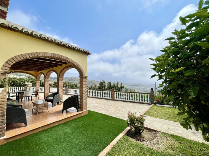 Image No.6-4 Bed Property for sale