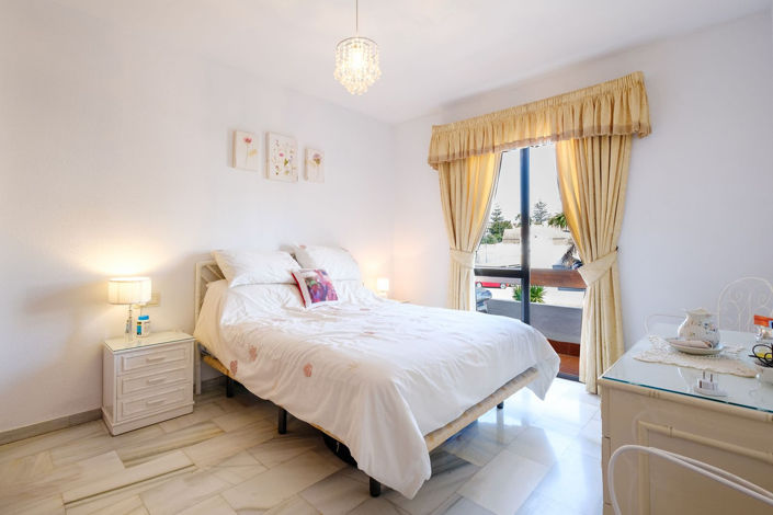 Image No.11-2 Bed Property for sale