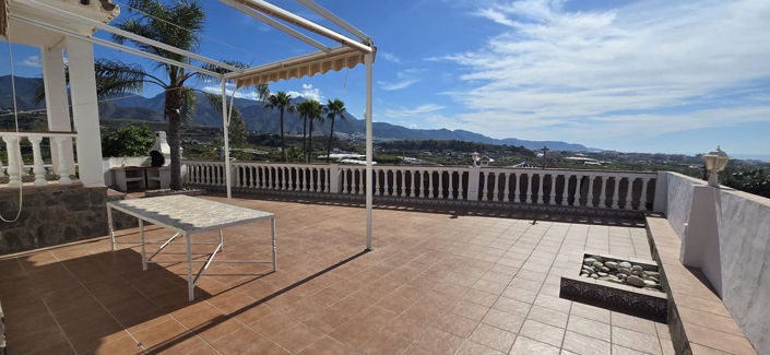 Image No.3-Propriété de 4 chambres à vendre à Nerja