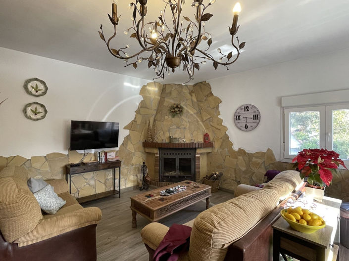 Image No.11-3 Bed Property for sale