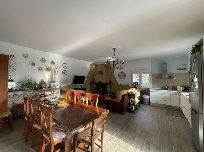 Image No.14-3 Bed Property for sale