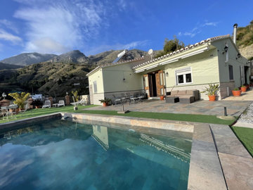 2-5bd7b9d04b45e33852eaf0ec6670150d