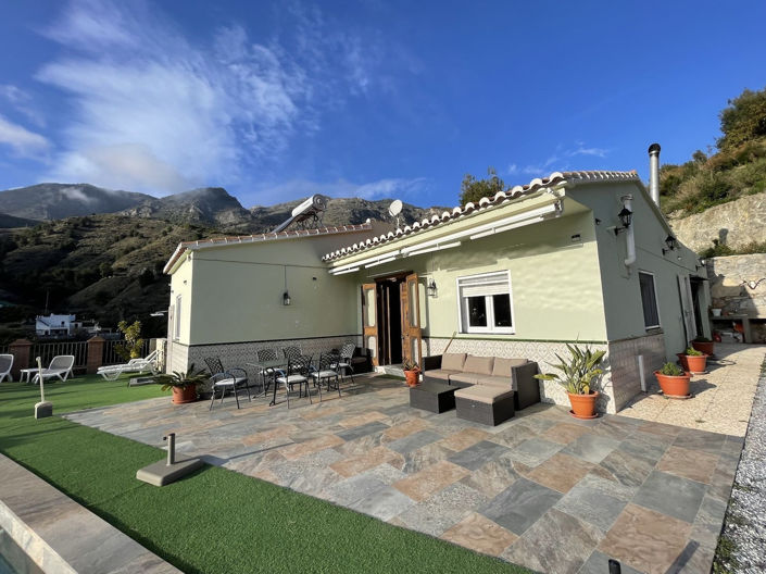 Image No.23-3 Bed Property for sale